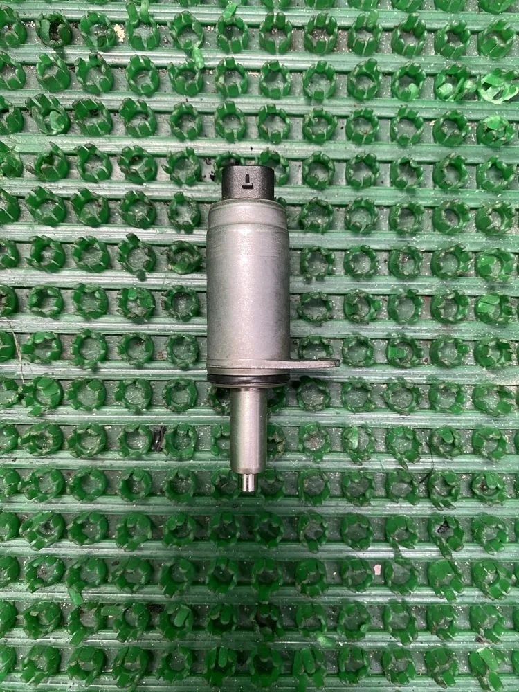 Клапан изменений фаз CAL 06E103697F A4 B8 (2007—2012) В наличии