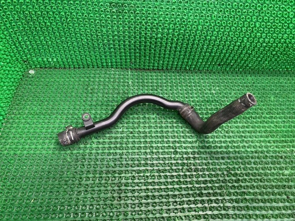 Трубка охлаждения Audi A4 06E121044D A4 B7 (2004—2009) В наличии