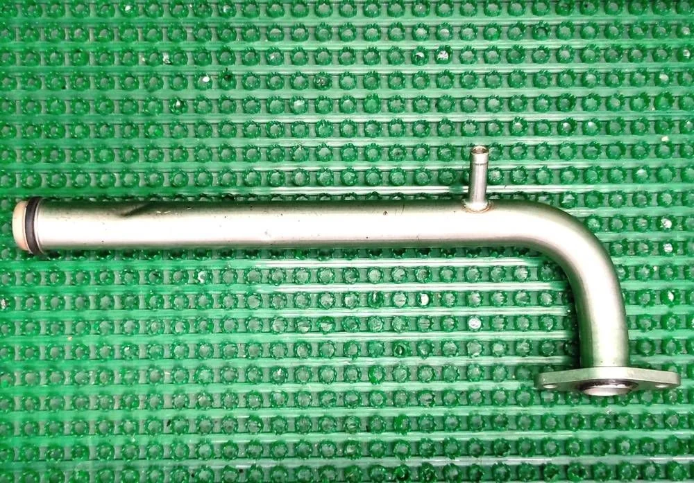 Трубка охлаждающей жидкости Opel Astra J (2009—2012) Astra J (2009—2012) В наличии