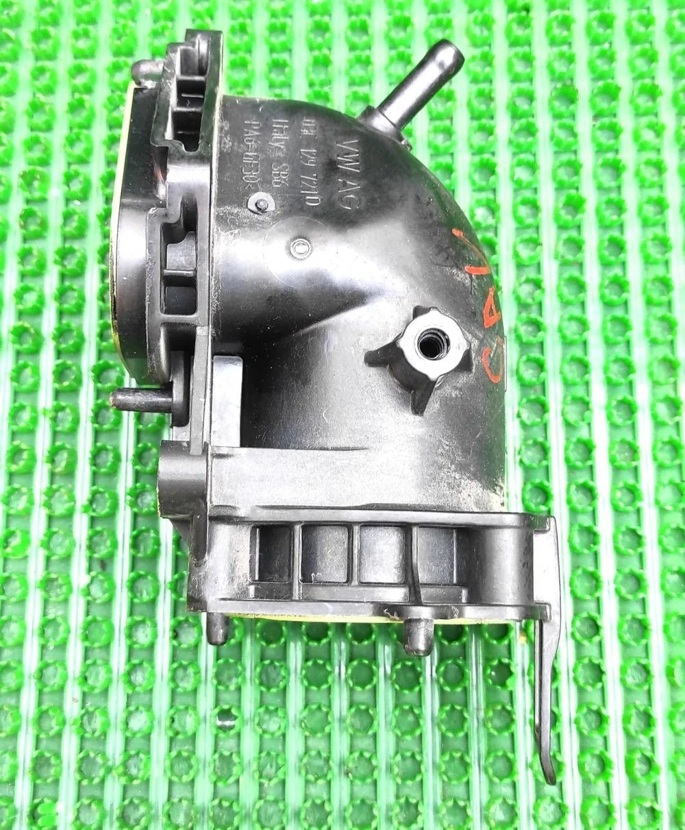 Патрубок воздушного фильтра Passat / Jetta / Golf Tiguan I рестайлинг (2011—2019) В наличии