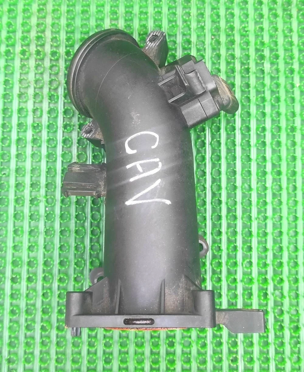 Патрубок воздушного фильтра 03C145861E без датчика Tiguan I (2007—2011) В наличии