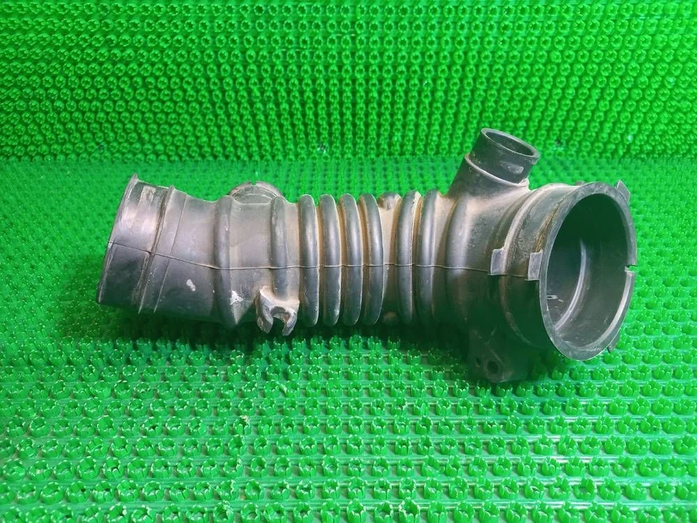 Патрубок воздушный Камри 40 Camry V40 (1994—1998) В наличии