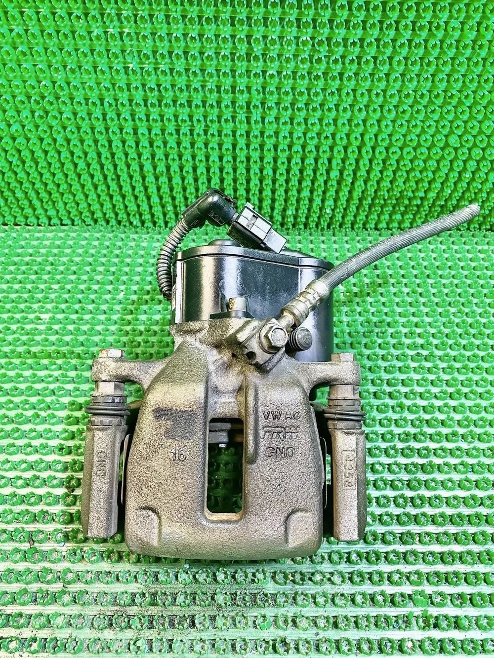 Суппорт задний VOLKSWAGEN PASSAT Passat B6 (2005—2010) В наличии