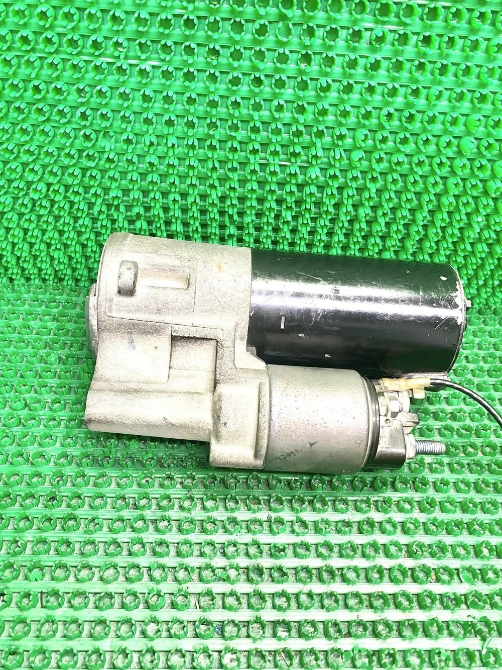 Стартер для Двигателя 3.6 FSI BHK 012911023F Q7 4L (2005—2009) В наличии