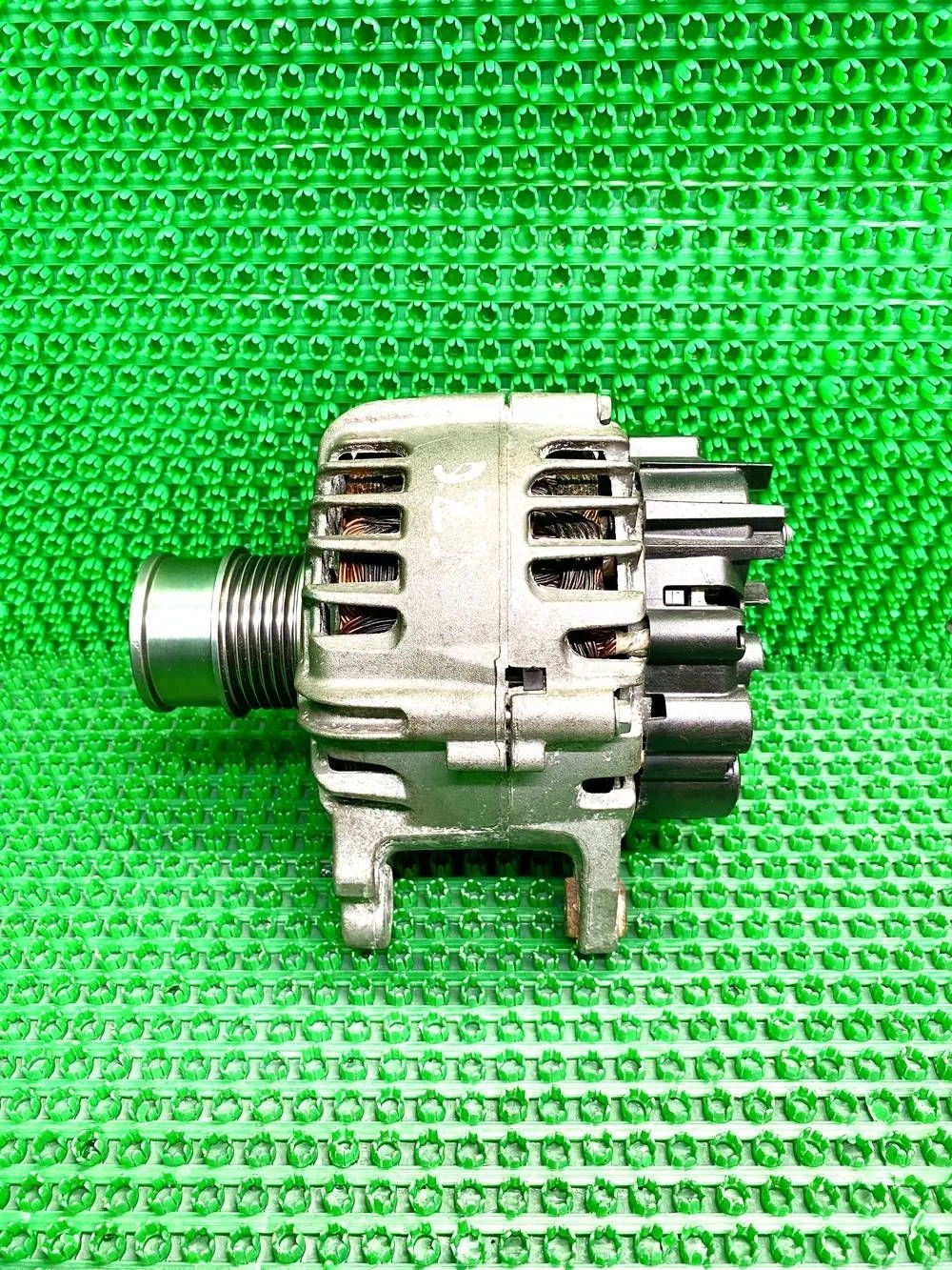 Генератор VW для двигателя CZC Tiguan II (2016—2020) В наличии