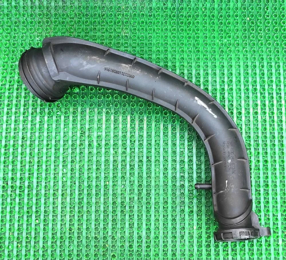 Воздушный патрубок 03C145673M Тигуан Octavia II рестайлинг (2008—2013) В наличии