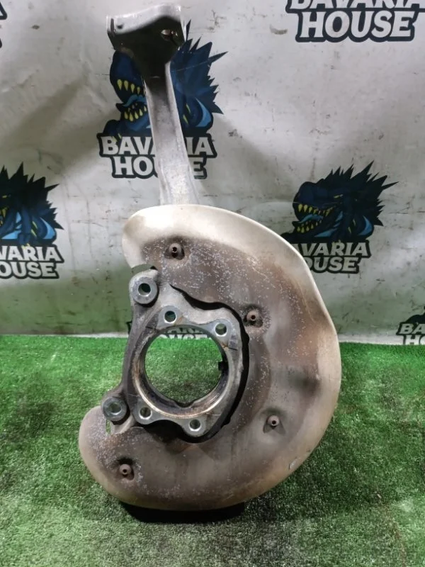 Кулак передний правый Audi a4 2013 4G0407254B B8 CDN