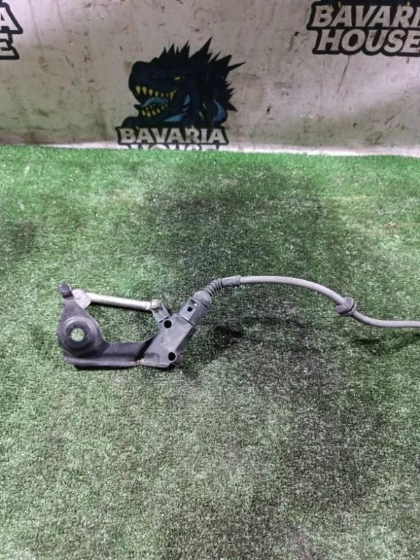 Датчик высоты дорожного просвета Audi a4 2013 1T0907503A B8 CDN