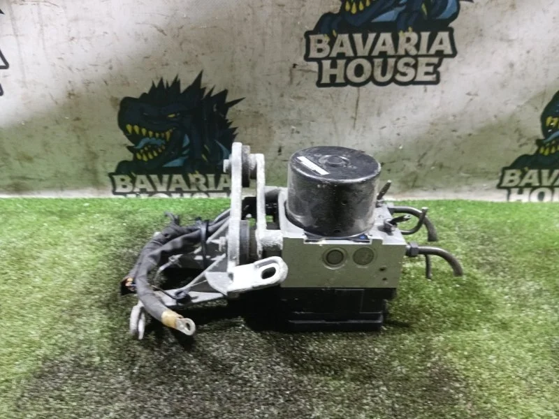 Блок ABS Mercedes-Benz C-class 2011 A1724312712 W204 271.860