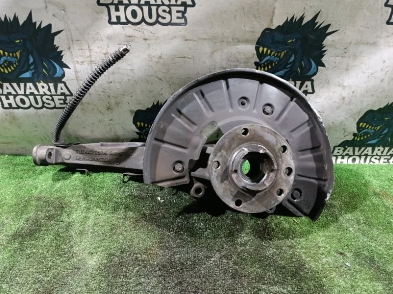 Кулак передний левый Audi q7 2006 7L8407257A 4LB BAR