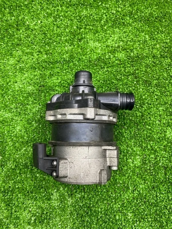 Насос водяной (помпа) BMW 7 2013 11517587374 F01 N55B30A