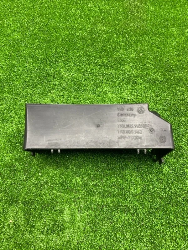 Воздухозаборник volkswagen Tiguan 2011 1K0805962E 5N1 CCZ