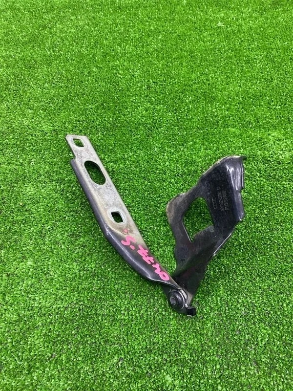 Петля капота правая Audi a4 2013 8K0823302D B8 CDN