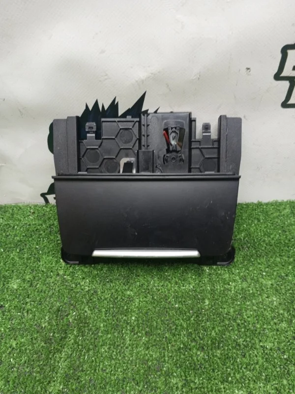 Пепельница Audi A5 2014 8K0857951C 8T CDN