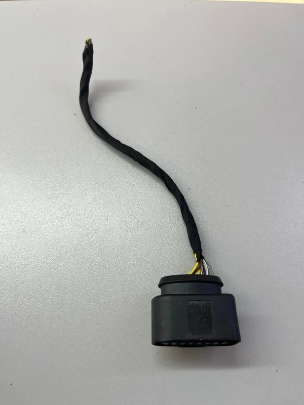 Разъем Audi Q5 4H0973717