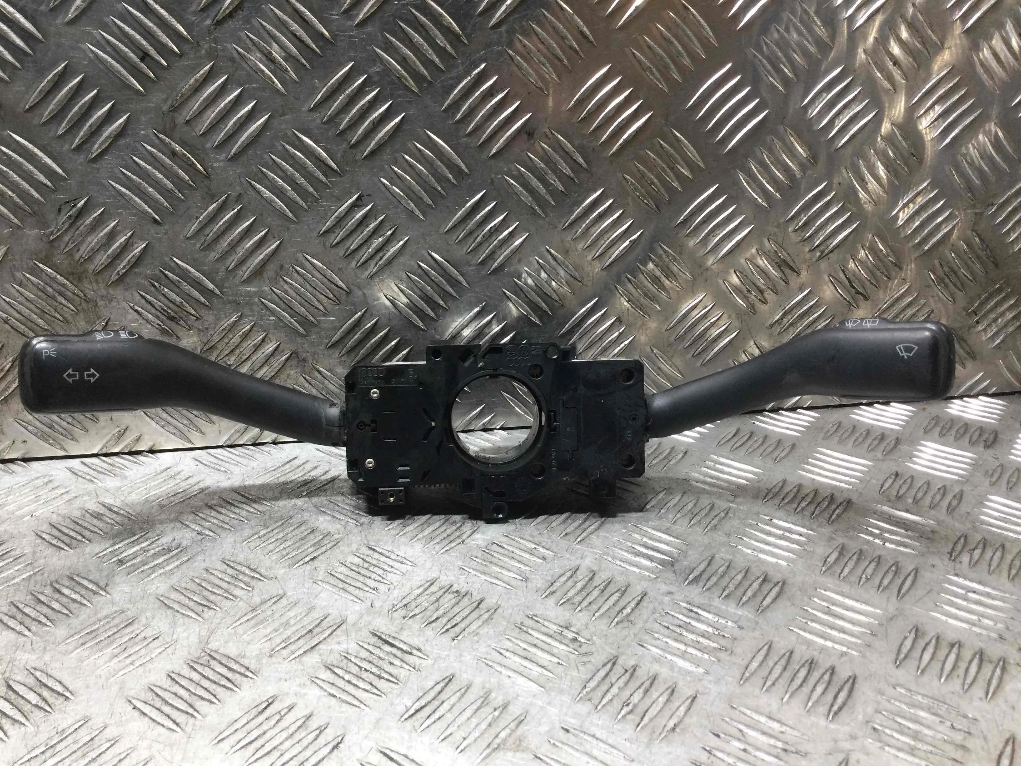 Переключатель подрулевой (стрекоза) Audi A3 8L (1996-2000) дизель 1.9  Механика Х/б