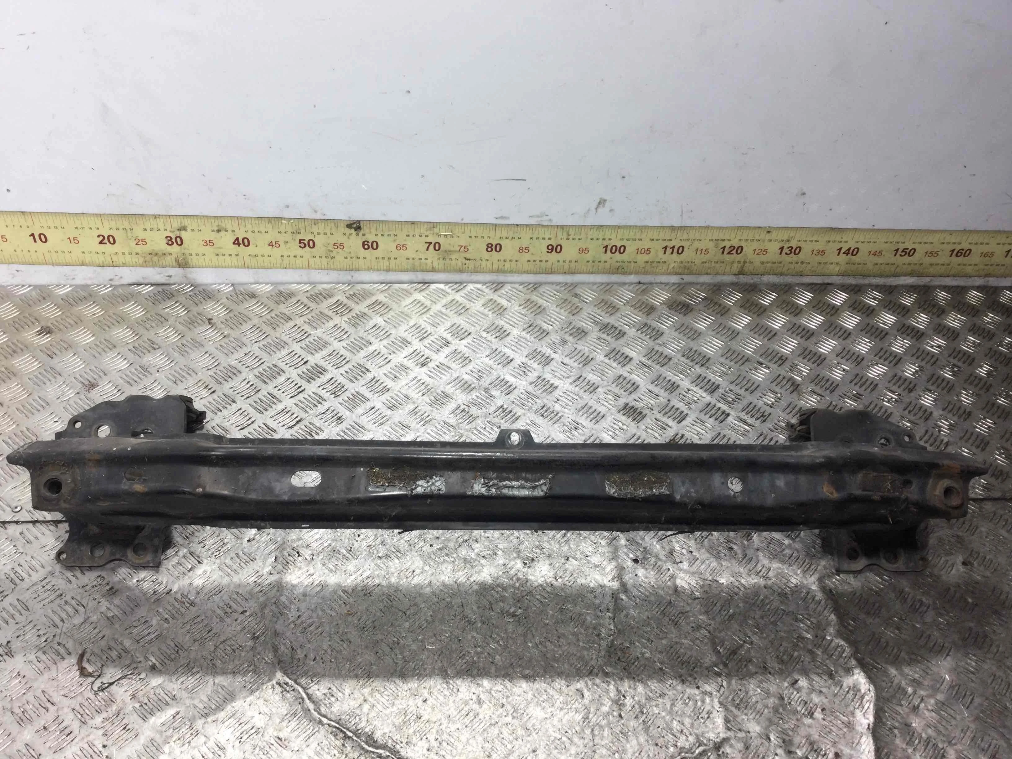 Усилитель бампера переднего Volkswagen Touareg 1 поколение 2002-2007 дизель 2.5 TDI Автомат Внедорожник