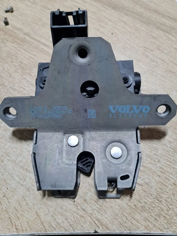 Замок багажника VOLVO XC60 2010 DZ