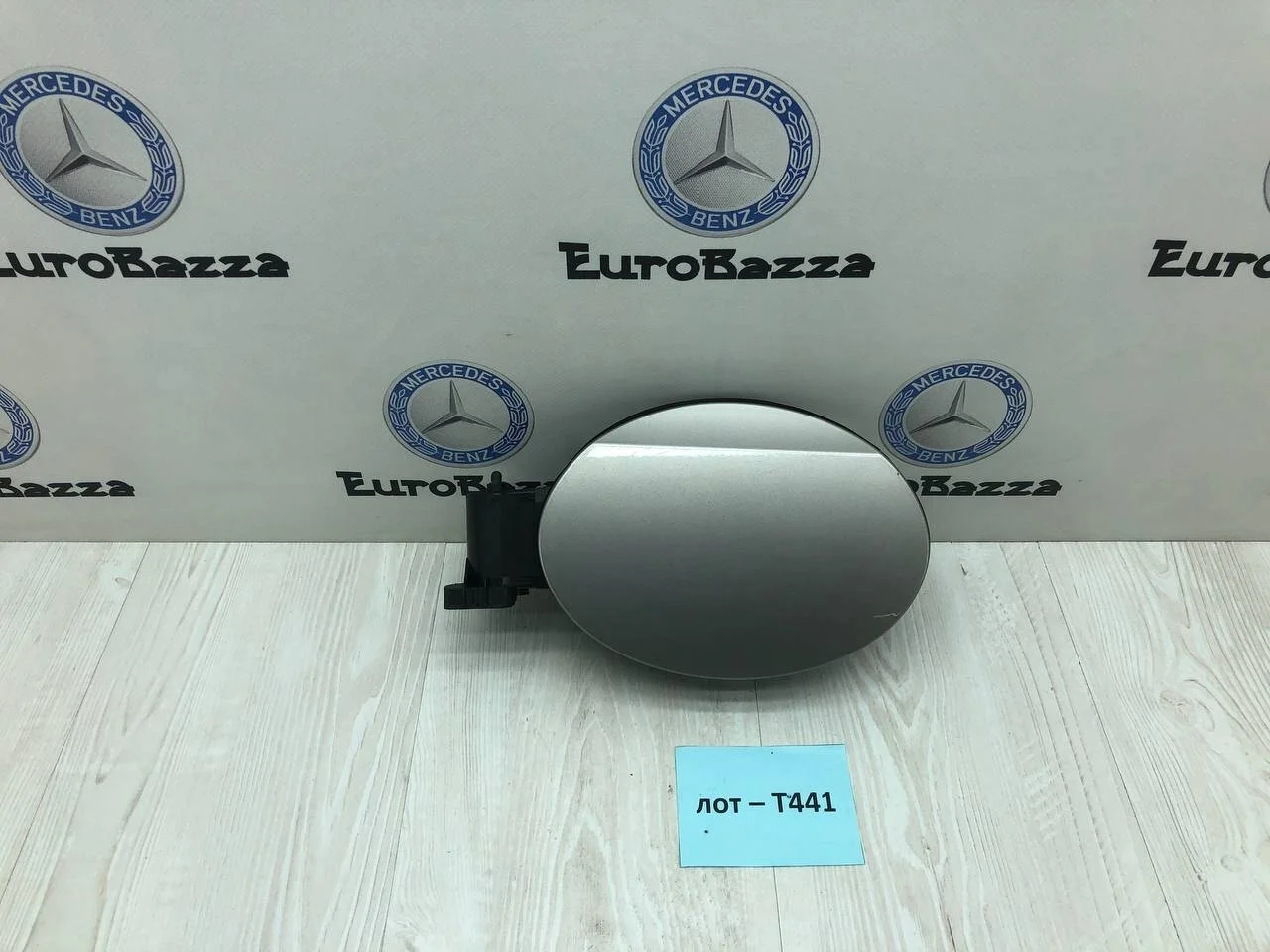 Лючок бензобака Mercedes W251