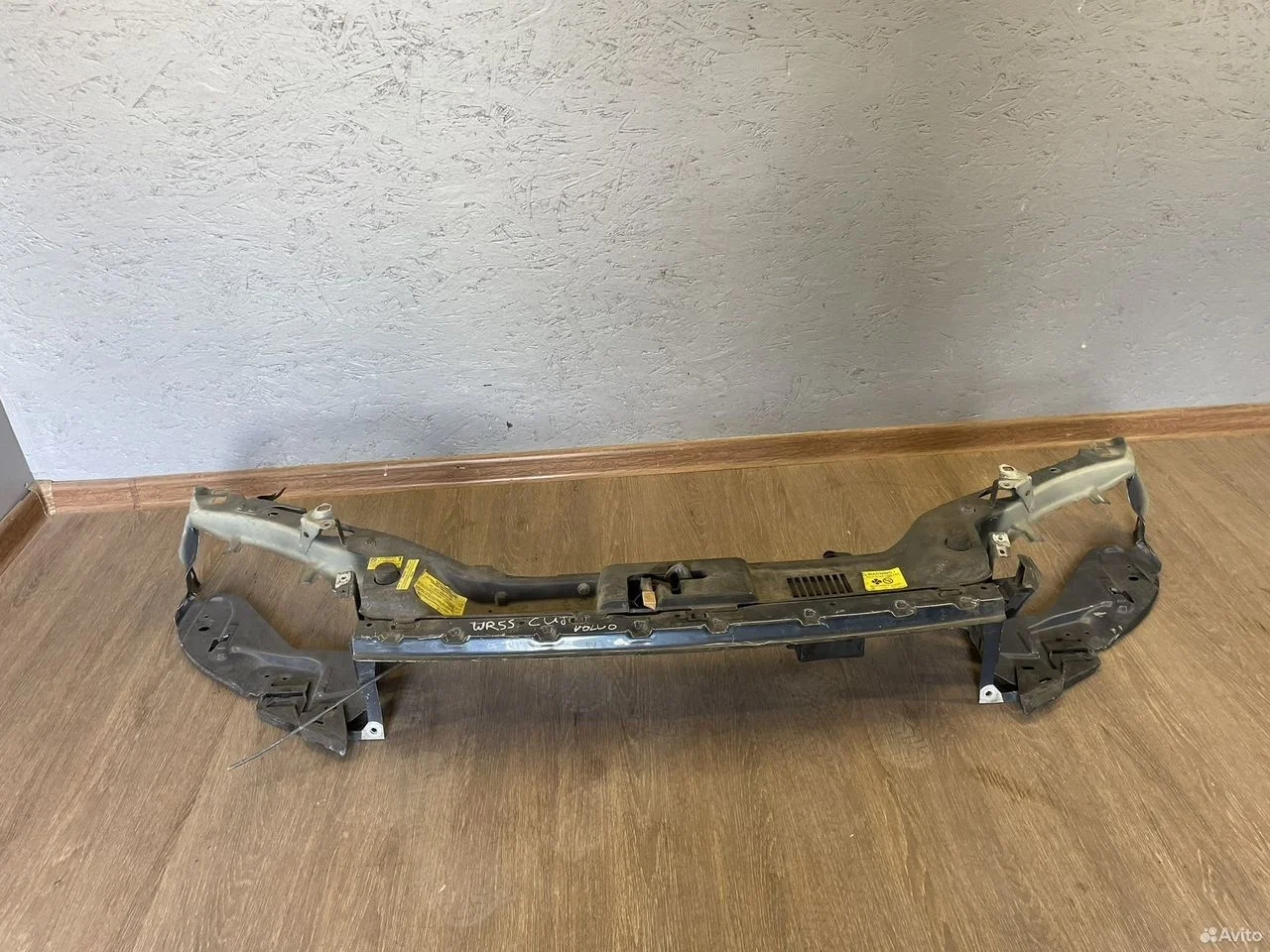 Панель передняя (телевизор) volvo s40 v50 c30