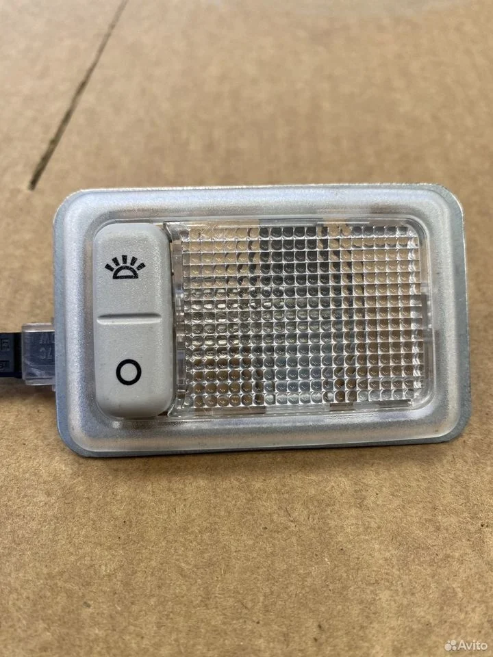 Плафон ford подсветки солнцезащитного козырька