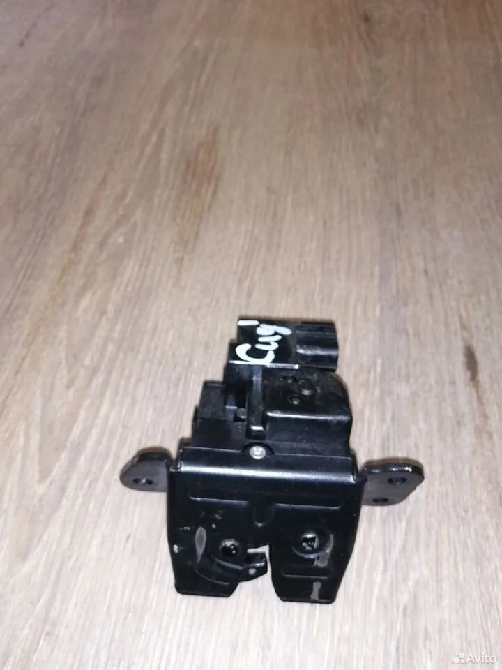 Замок крышки багажника kia ceed 1