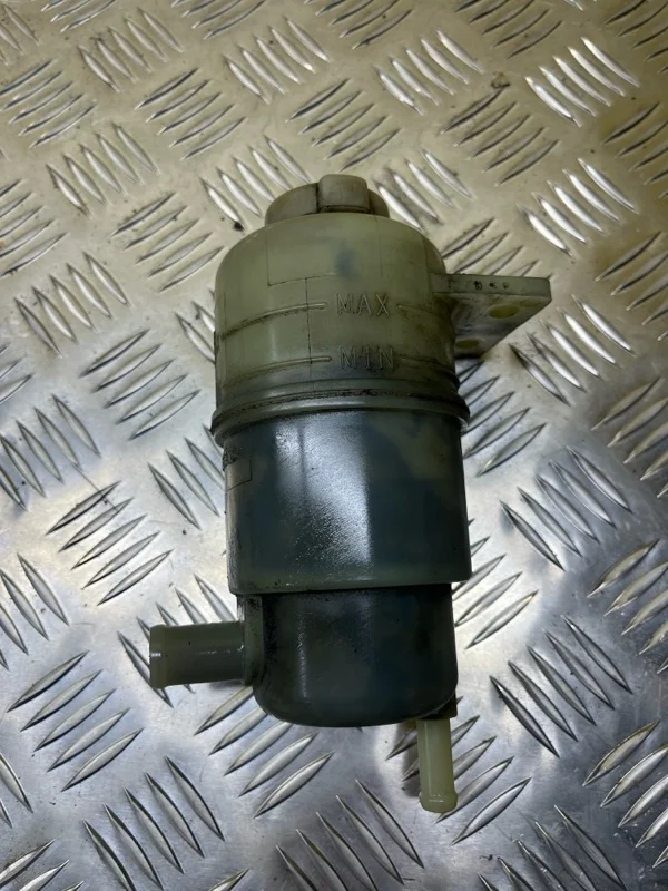 Бачок гидроусилителя Mitsubishi L200 (2006-2015) 2008 MR995028 ПИКАП 2.5 D 4D56