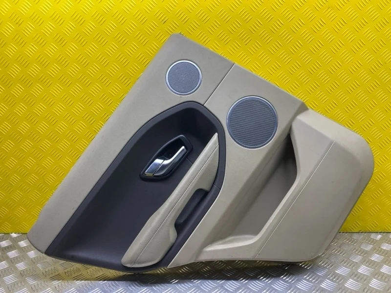 Обшивка двери задняя левая Land Rover Range Rover Evoque I (2011-2018) 2015 LR028137 2.2 D