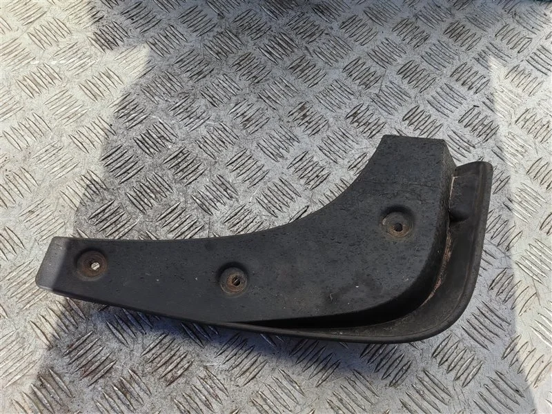 Брызговик передний правый Kia Sportage Iii Sl (2010-2016) 2013 868323W001 2.0 I G4KD