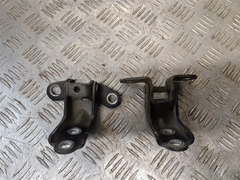 Петля двери передней правой Kia Sportage Iii Sl (2010-2016) 2013 793202H000 2.0 I G4KD