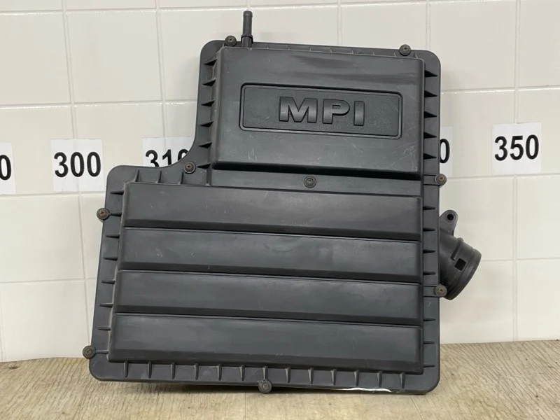 Корпус воздушного фильтра Volkswagen Polo 2010 2011 2012 2013 2014 2015 2016 2017 2018 2019 2020 04E129607A