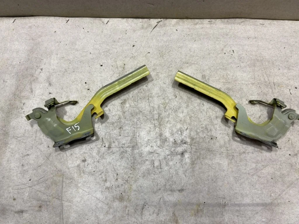 Петля капота Nissan Juke F15 Ниссан Жук Ф15