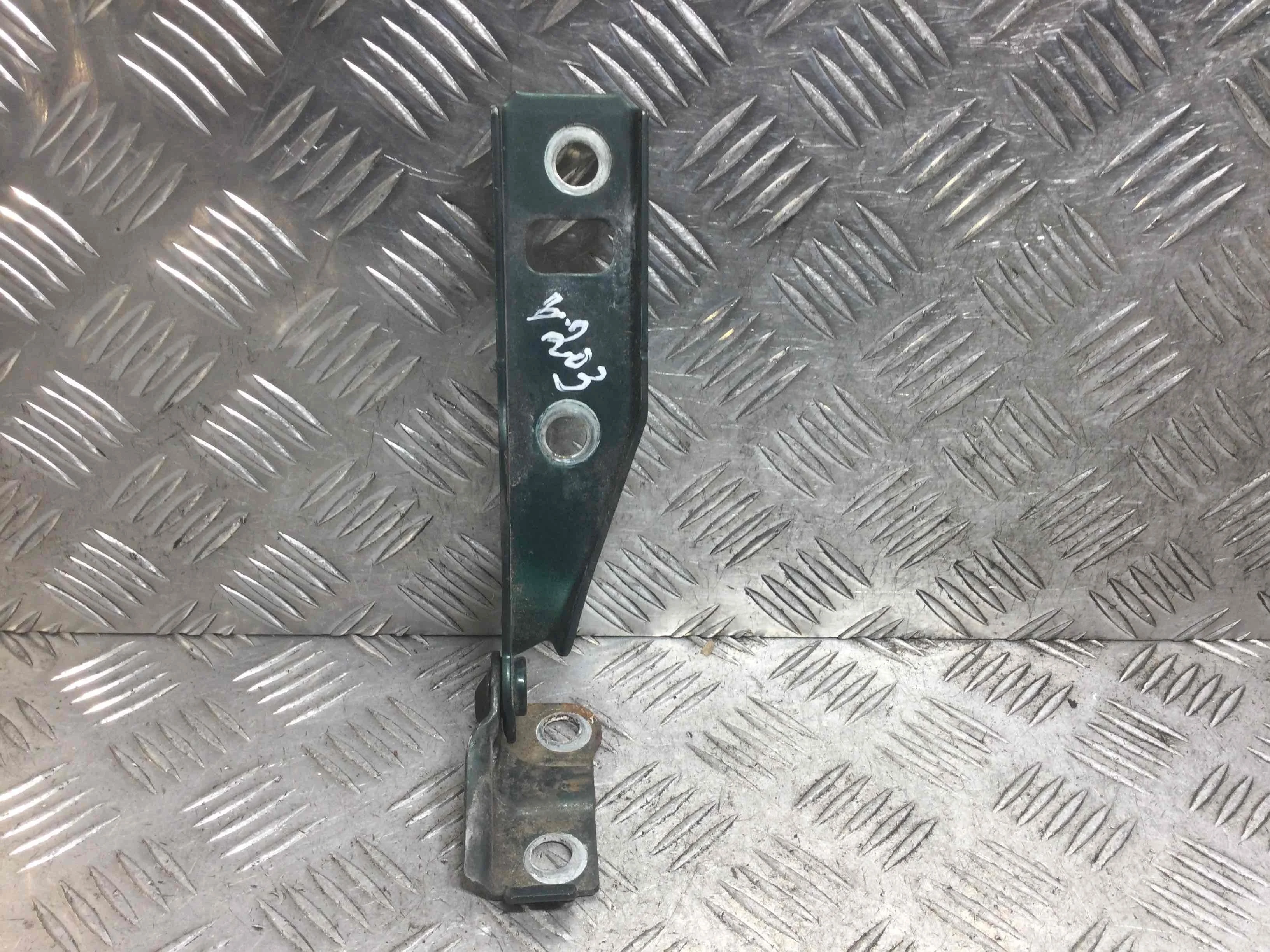 Петля капота правая Volkswagen Golf 4 поколение (1997-2004) дизель 1.9 TDI Механика Универсал