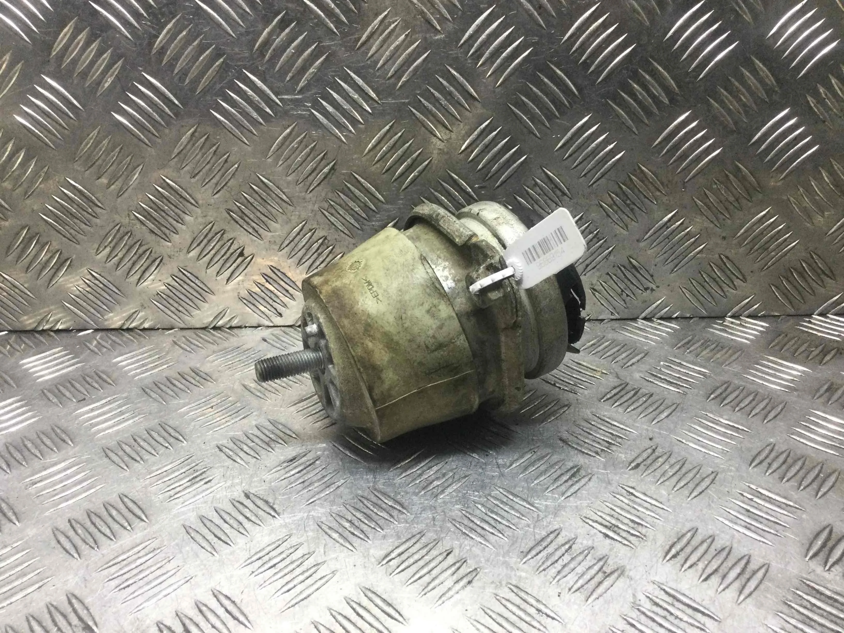 Подушка крепления двигателя Porsche Cayenne 955 (2002-2007) бензин 4.5  Автомат