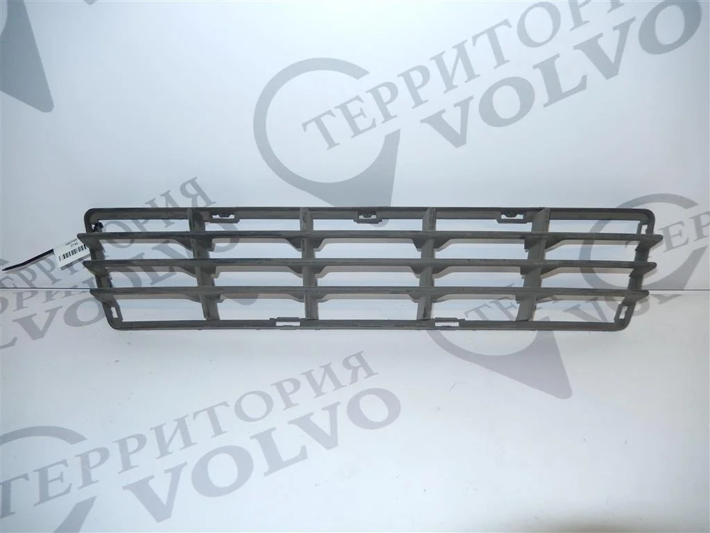 Решетка в бампер центральная