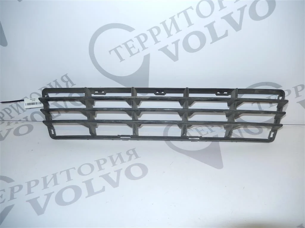 Решетка в бампер центральная