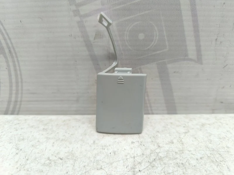 Заглушка буксировочного крюка передний бампер Mercedes-benz W211