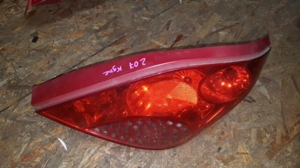Фонарь Peugeot 207 2008 купе