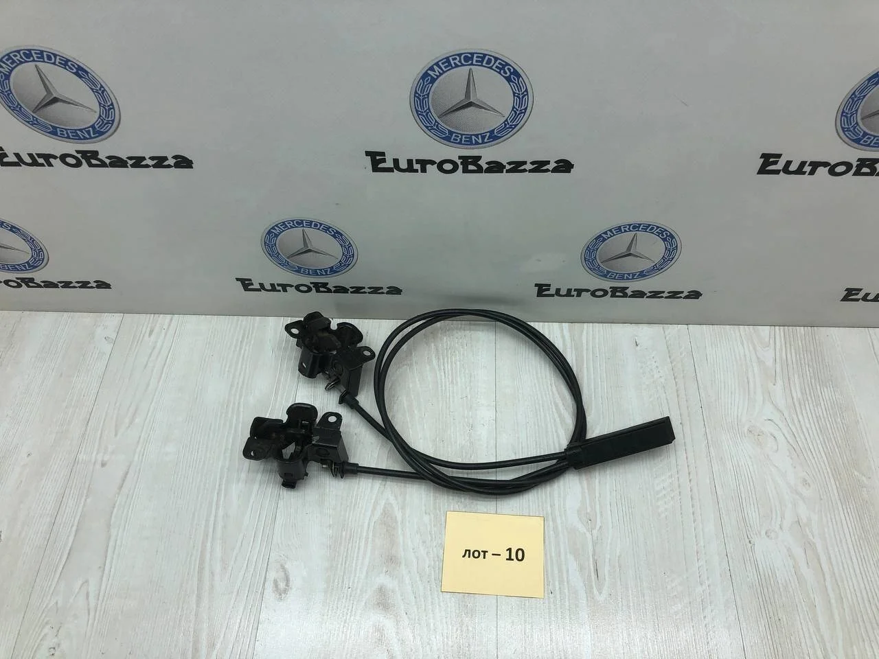 Трос капота c замками Mercedes X164