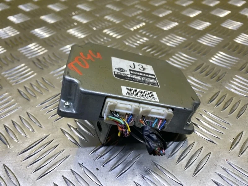 Блок управления раздаточной коробкой Nissan Navara (D40) 2004-2015 2010 330843X42A ПИКАП 2.5 D YD25DDTI