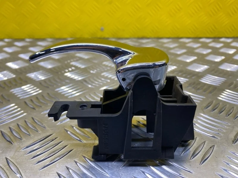 Ручка двери внутренняя передняя левая Nissan Navara (D40) 2004-2015 2010 806714X02B ПИКАП 2.5 D YD25DDTI