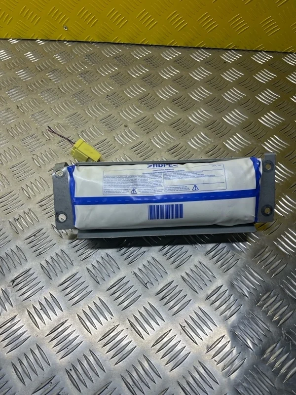 Подушка безопасности пассажира Nissan Navara (D40) 2004-2015 2010 98515EB300 ПИКАП 2.5 D YD25DDTI