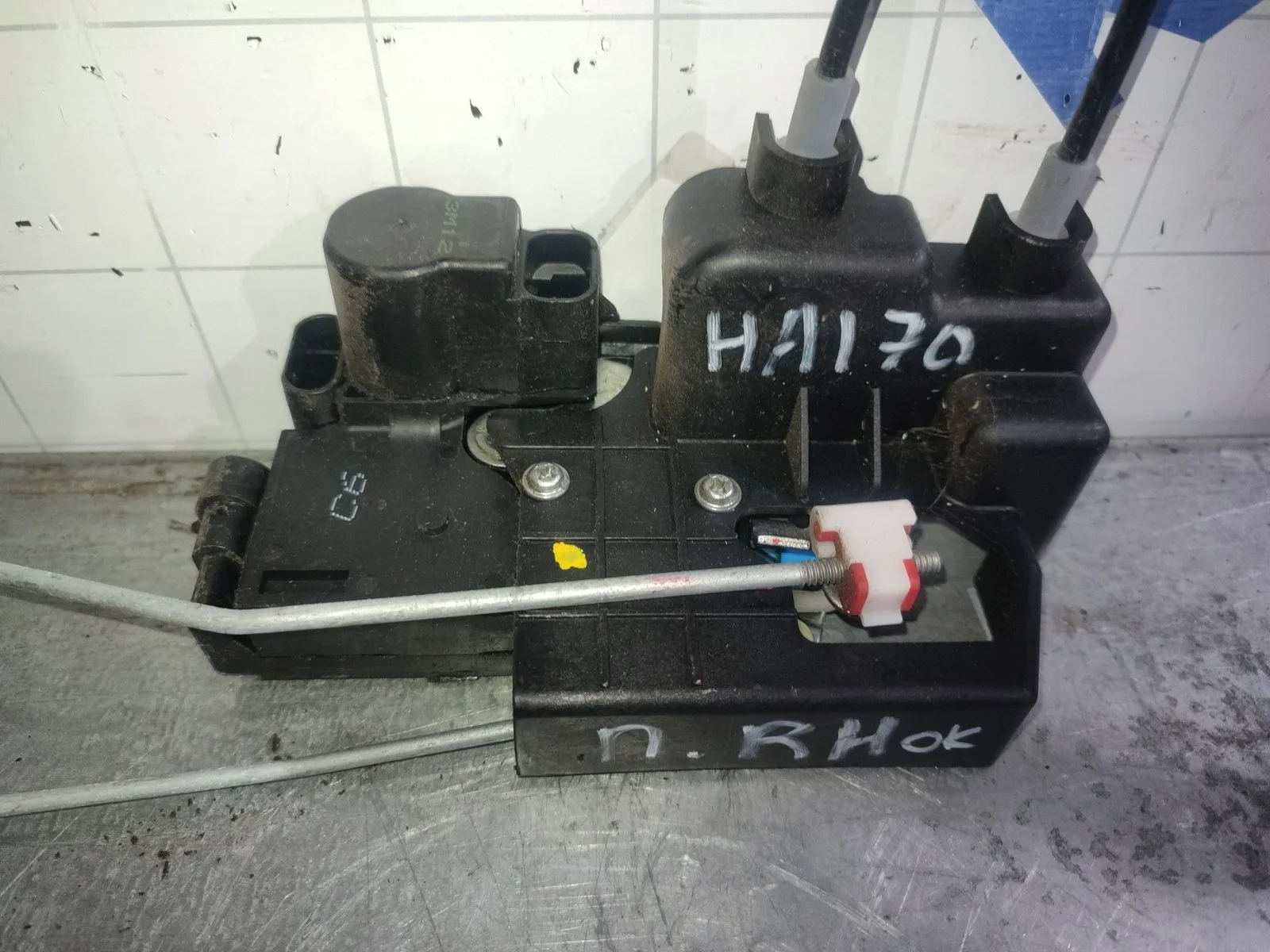 Замок двери SsangYong Actyon 2015 C200