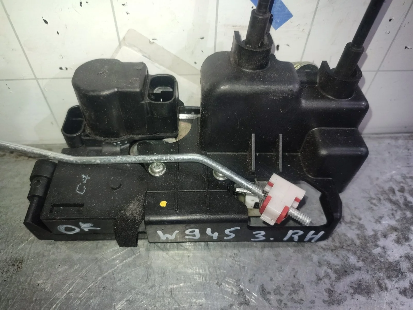 Замок двери SsangYong Actyon 2012 C200