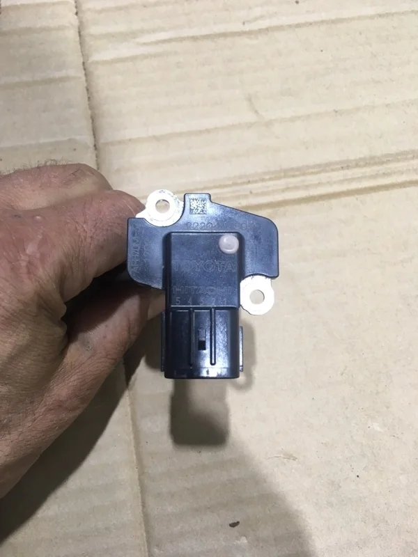 Датчик массового расхода воздуха Lexus Lx570 2011 2220475030 URJ200 3UR-FE 5.7