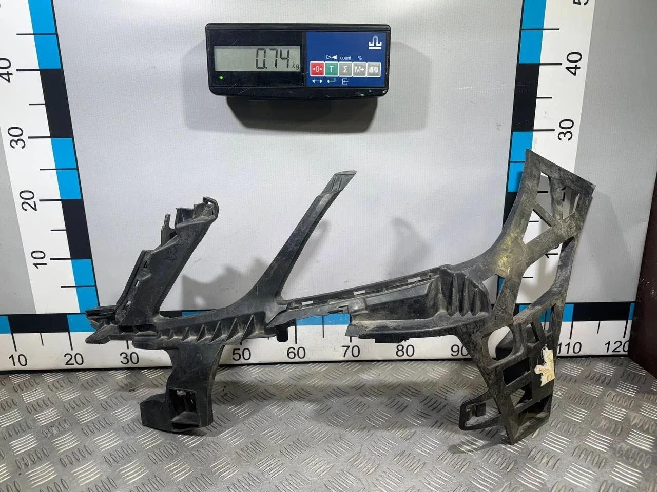 [Б/У] Кронштейн переднего бампера левый Mercedes W212 [Код: 00514961 ]