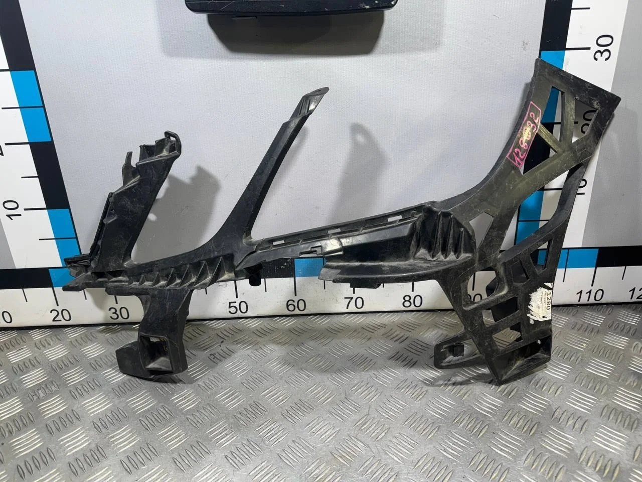 [Б/У] Кронштейн переднего бампера левый Mercedes W212 [Код: 00514964 ]