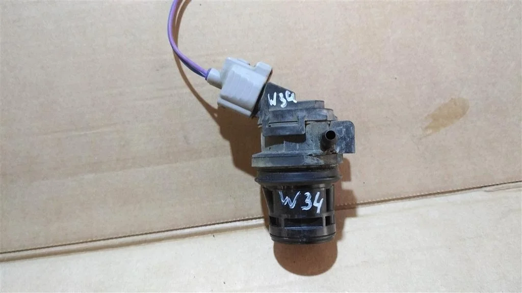 Б.у. насос омывателя TOYOTA PRIUS ZVW30 TOYOTA PRIUS ZVW30