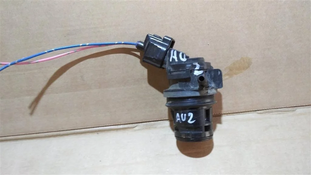 Б.у. насос омывателя TOYOTA AURIS ZRE150 TOYOTA AURIS ZRE150