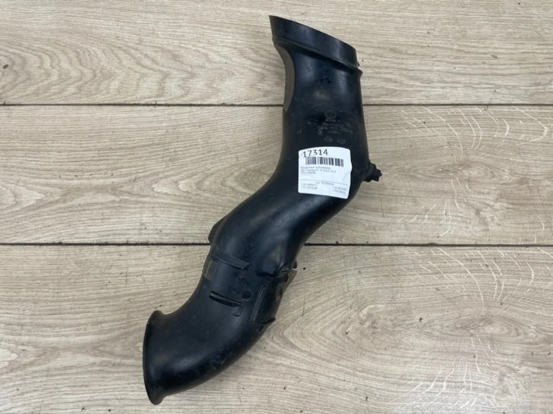 Воздушный трубопровод VW Touareg NF 2010-2014 7P